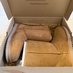 KOOLABURRA by UGG Short Boots